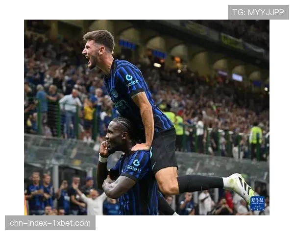 都灵边路防守漏洞明显，上半场被国际米兰两次利用角球得分